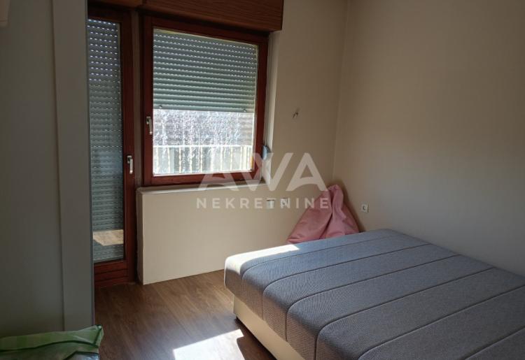 Apatin, Kuća spratnica 87 m2, plac 442 m2