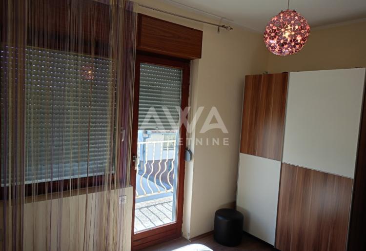 Apatin, Kuća spratnica 87 m2, plac 442 m2