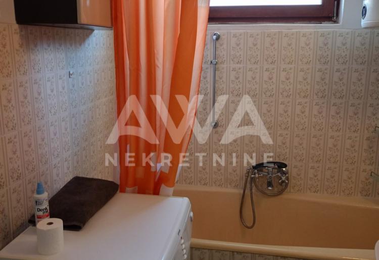 Apatin, Kuća spratnica 87 m2, plac 442 m2