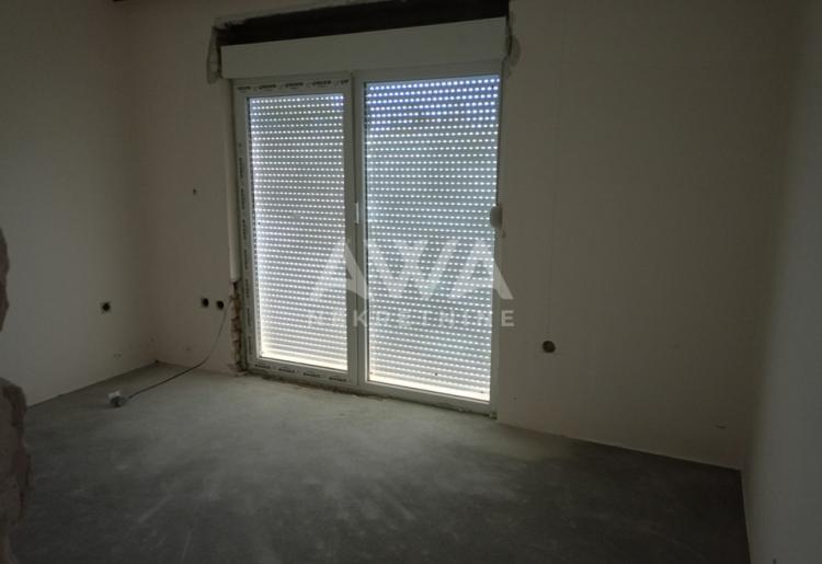 Apatin, Kuća spratnica 87 m2, plac 442 m2